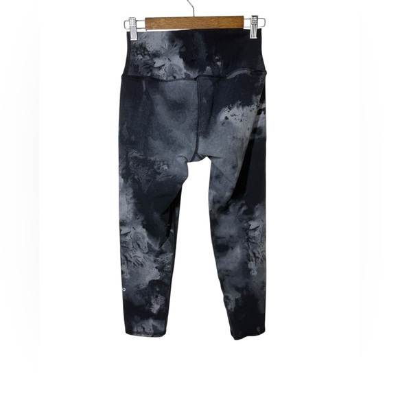 Alo Yoga Airbrush Tie Dye Marble Leggings Size Medium - Picture 2 of 4